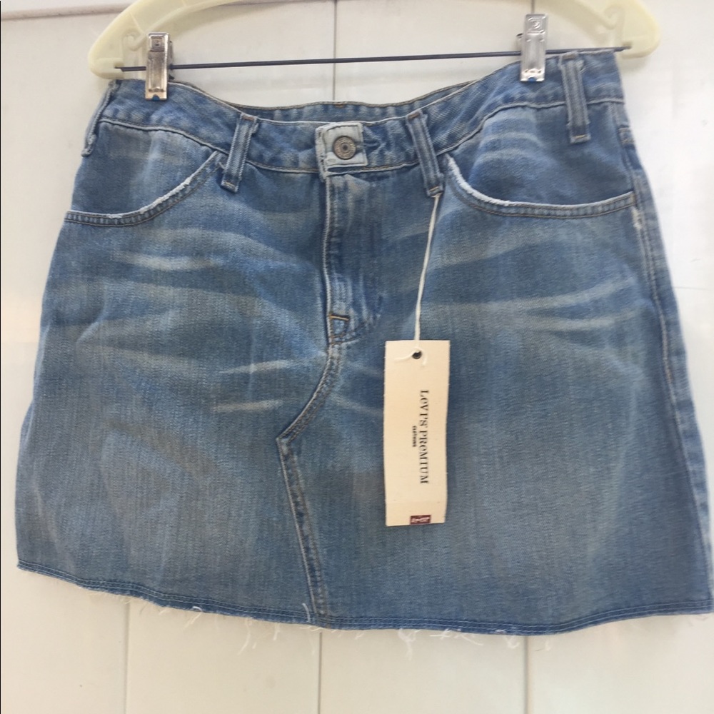 Levi’s premium denim skirt SZ 31 JR